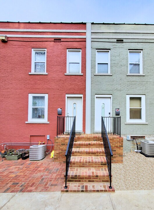 90 E 8th Ave in Columbus, OH - Building Photo