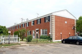 823-863 N Elmhurst Rd in Wheeling, IL - Building Photo - Building Photo