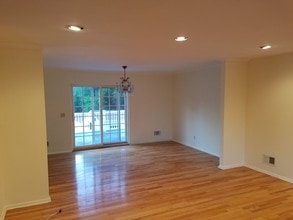 32 Mitchell Ave in Piscataway, NJ - Building Photo - Building Photo