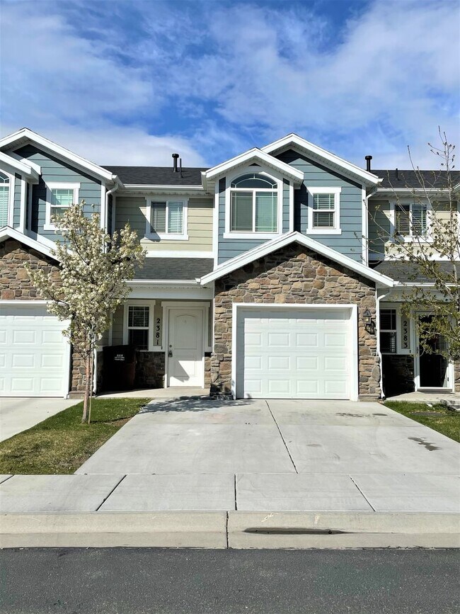 2381 S Knights Way in West Haven, UT - Building Photo - Building Photo
