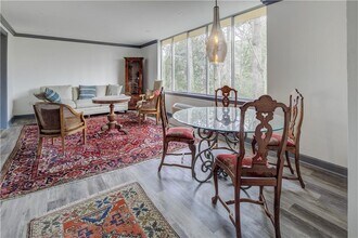 2637 Peachtree Rd NE in Atlanta, GA - Foto de edificio - Building Photo