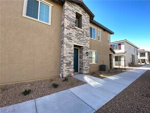 7364 N Decatur Blvd, Unit 1 in North Las Vegas, NV - Building Photo - Building Photo