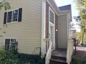 301 W Treehouse Ln in Round Lake, IL - Building Photo - Building Photo