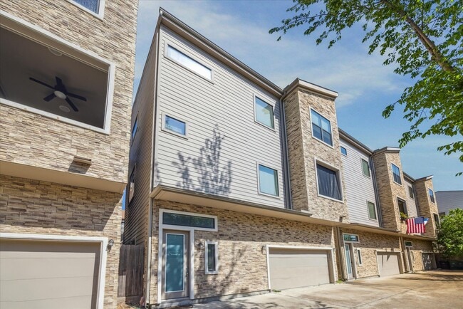 property at 938 W 22nd St