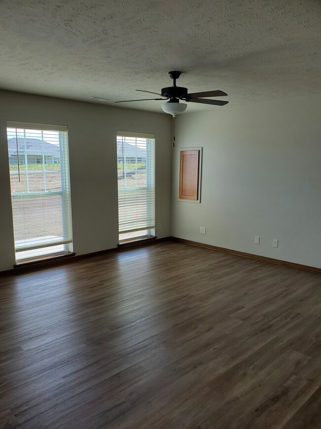 859 W Desert Vis in Lincoln, NE - Building Photo - Building Photo