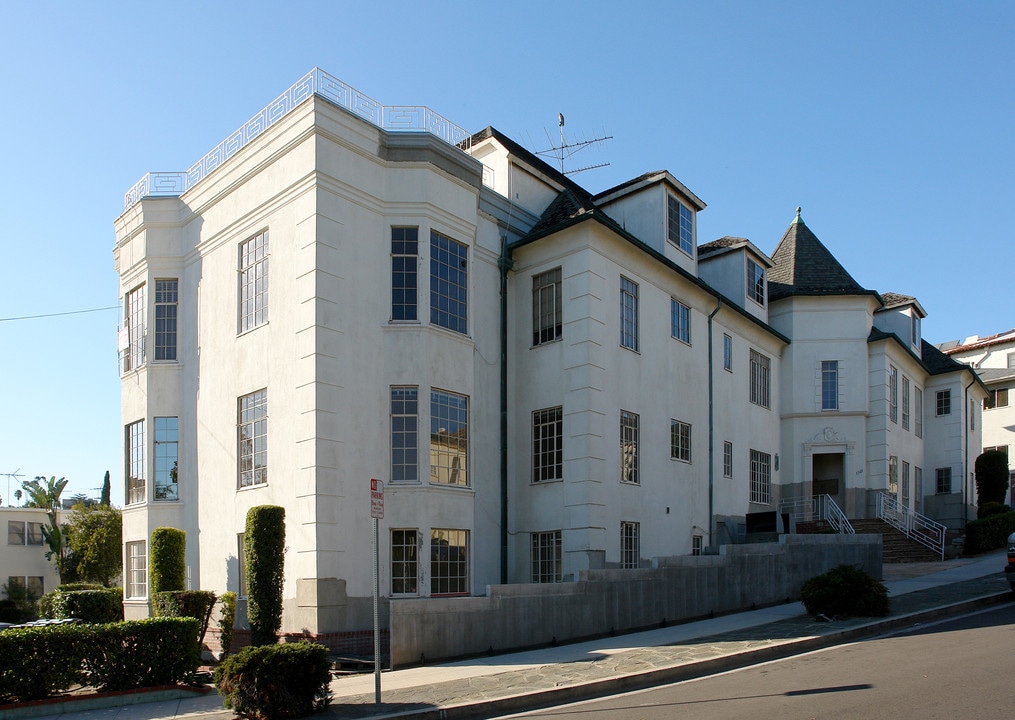 1920 Palmerston Pl in Los Angeles, CA - Building Photo