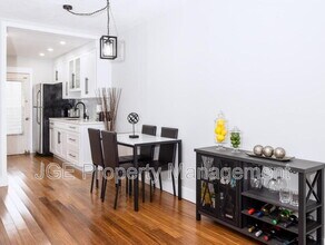 270 NE 191st St in Miami, FL - Building Photo - Building Photo