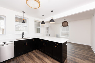 1044 Asbury Ave, Unit 2N in Evanston, IL - Building Photo - Building Photo