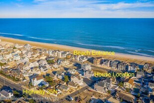 108 Jeanette Dr in Mantoloking, NJ - Building Photo