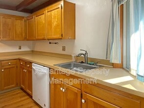 149 NE Powderhorn Dr in Corvallis, OR - Building Photo - Building Photo