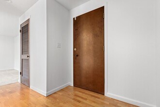 7001 Sand Point Way NE in Seattle, WA - Building Photo - Building Photo