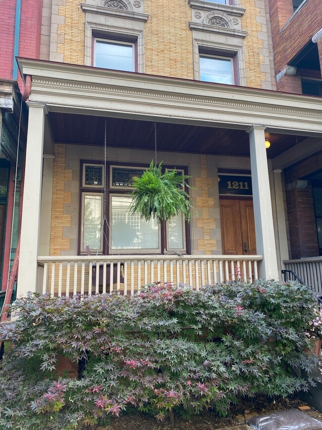 1211 Buena Vista St, Unit #4