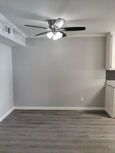 19055 Sherman Way in Los Angeles, CA - Building Photo - Building Photo