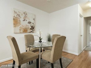 1624 5th St NW, Unit B in Washington, DC - Building Photo - Building Photo