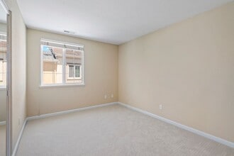 563 Moreland Way in Santa Clara, CA - Building Photo - Building Photo