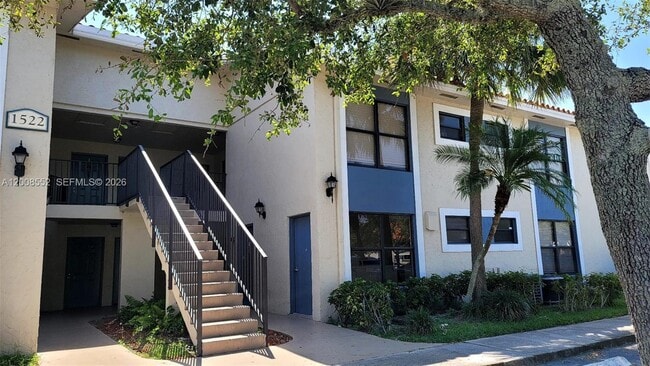 1522 Lake Crystal Dr