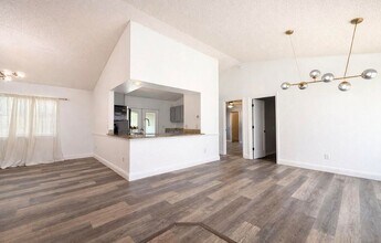 2230 SE Dill Ln in Port St. Lucie, FL - Foto de edificio - Building Photo