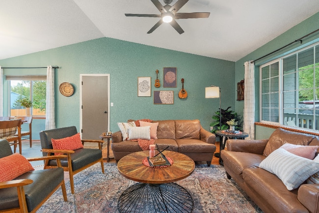 property at 2538 W Msn Hls Ave