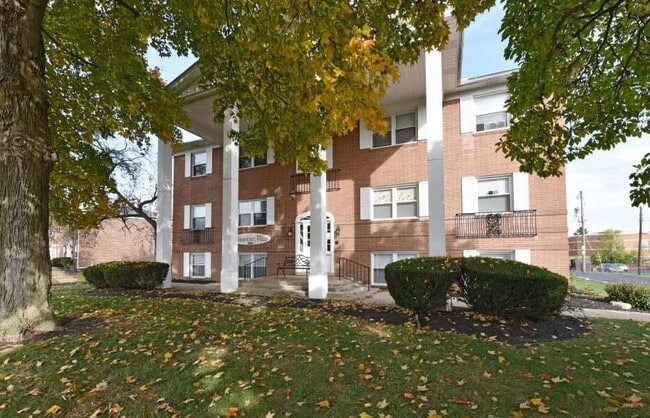 Williamsburg Plaza in Springfield, OH - Building Photo - Building Photo