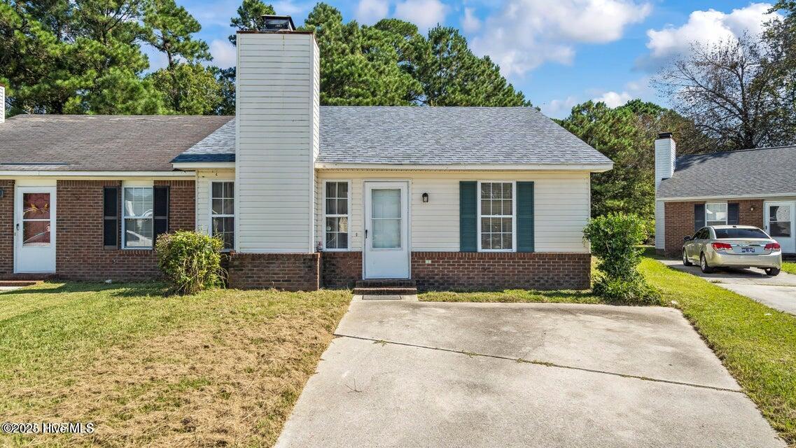 119 Live Oak Ct in Jacksonville, NC - Building Photo