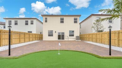 2450 SE 24th St in Homestead, FL - Building Photo - Building Photo