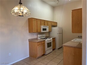 3395 Cactus Shadow St in Las Vegas, NV - Building Photo - Building Photo