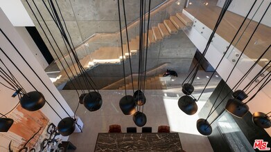 1140 Summit Dr in Beverly Hills, CA - Building Photo - Building Photo