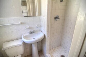 2705 Crest Ridge Dr in Dallas, TX - Building Photo - Building Photo