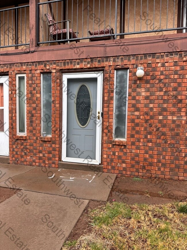property at 3508 Adenmor Ct