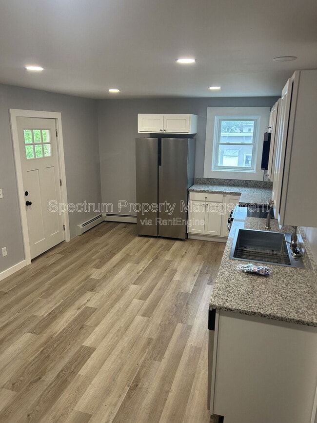 100 Mt Vernon Ave in Augusta, ME - Building Photo - Building Photo