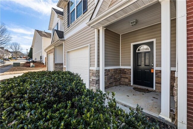 4963 Vireo Dr in Flowery Branch, GA - Building Photo - Building Photo