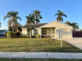 7787 Ridgewood Dr in Greenacres, FL - Building Photo