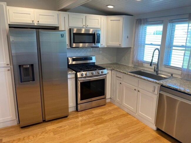 property at 956 Honeycutt Dam Rd