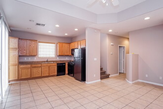 296 Sweet Sugar Pine Dr in Henderson, NV - Building Photo - Building Photo