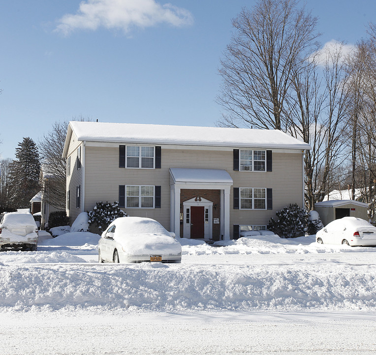 Oak Square Apartments in Oneonta, NY - Building Photo