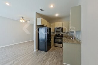 10005 W 20th St in Little Rock, AR - Foto de edificio - Building Photo