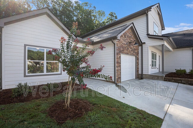 138 Crest Pte in Bremen, GA - Building Photo - Building Photo