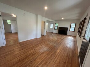 3500 Kyle Ave N in Minneapolis, MN - Foto de edificio - Building Photo