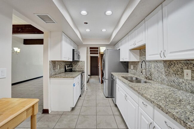 760 E Coco Plum Cir in Plantation, FL - Foto de edificio - Building Photo