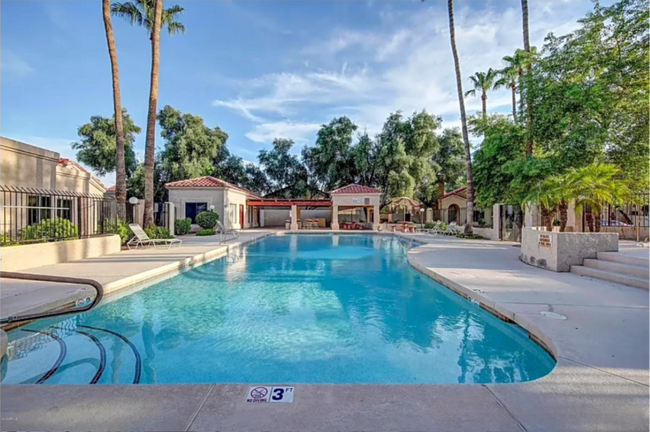 1111 W Summit Pl in Chandler, AZ - Foto de edificio - Building Photo