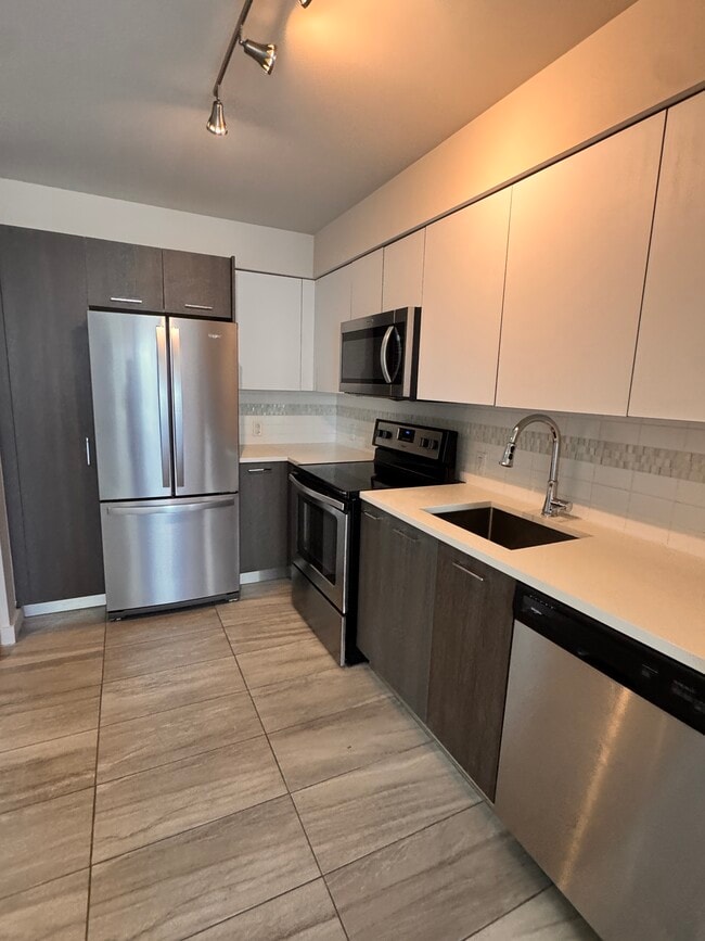 1109 NW 2nd Ave, Unit B2
