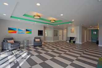 Sterling Court Apartments in Los Angeles, CA - Building Photo - Interior Photo