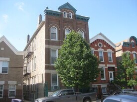 1025 W Cullerton St in Chicago, IL - Building Photo