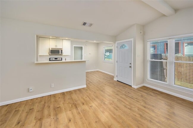 520 Cutty Trail in Lakeway, TX - Building Photo - Building Photo