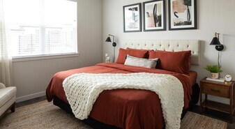 12111 S Main St in Houston, TX - Building Photo