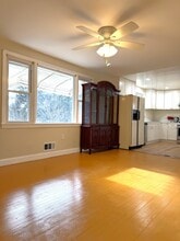 9942 Frederick Rd in Ellicott City, MD - Foto de edificio - Building Photo