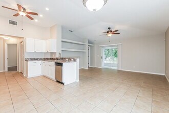 4711 Ramshead Dr in Valrico, FL - Building Photo - Building Photo