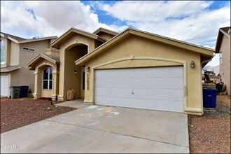 10937 Northview Dr in El Paso, TX - Building Photo - Building Photo