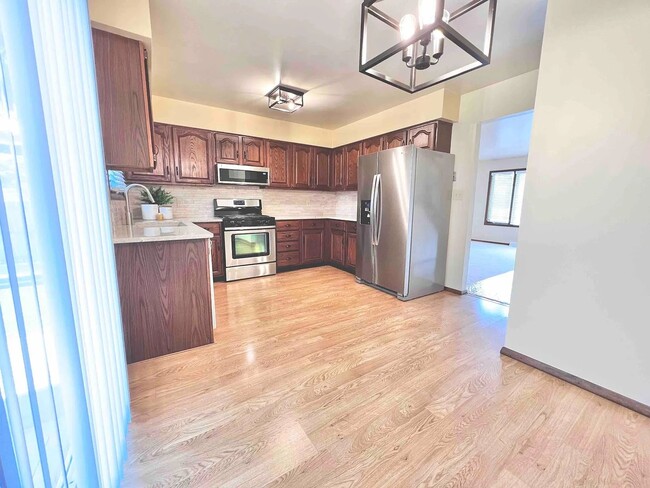 205 Juniper Dr in Schererville, IN - Building Photo - Building Photo