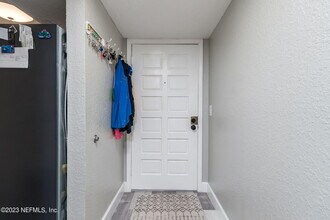 6619 La Mirada Dr W in Jacksonville, FL - Building Photo - Building Photo